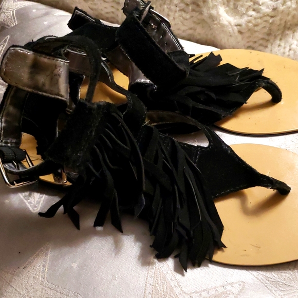 🏵🦋 Guess fringe sandals - Picture 7 of 9
